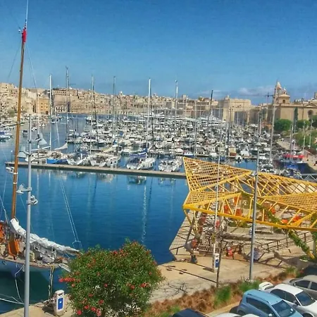 Апартаменты !! Studio !! Marina !! Three Cities , Valletta *