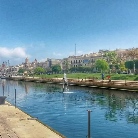 Апартаменты !! Studio !! Marina !! Three Cities , Valletta *