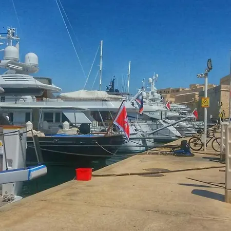 !! Studio !! Marina !! Three Cities , Valletta Апартаменты